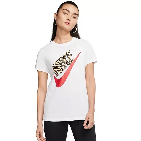NIKE Womens plus t shirt like new - Picture 1 of 4